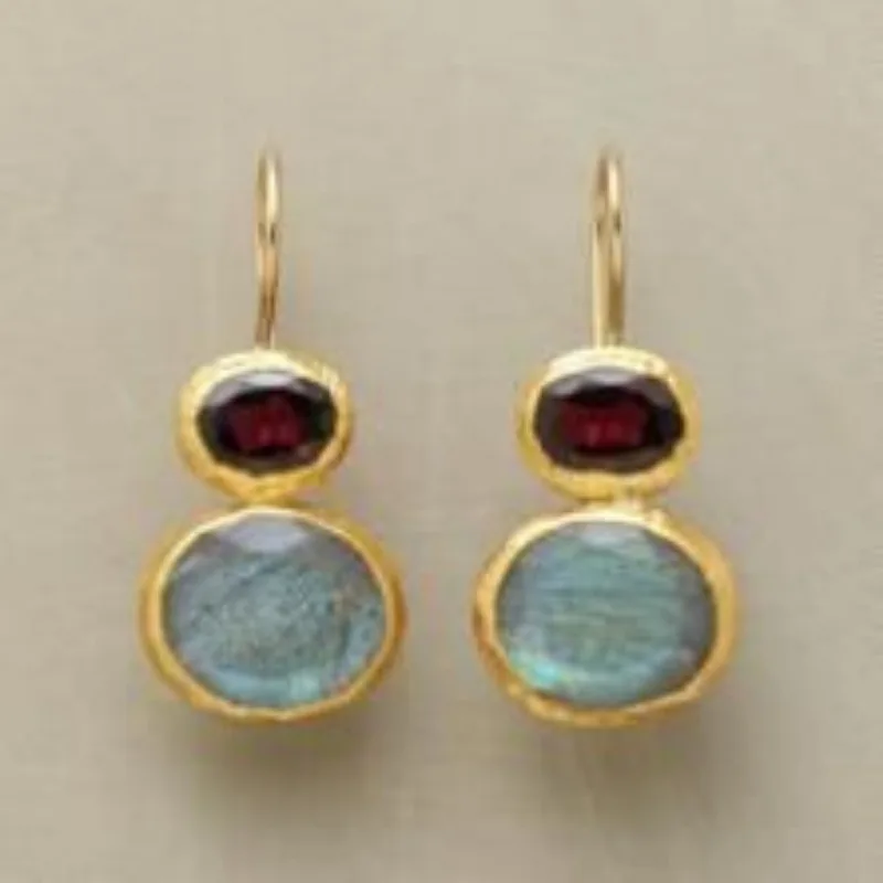 Einfache Mode Gold Farbe Metall Intarsien mit Roten Meer Blauen Steinen frauen Ohrringe Geometrische Persönlichkeit Baumeln Ohrringe Frau