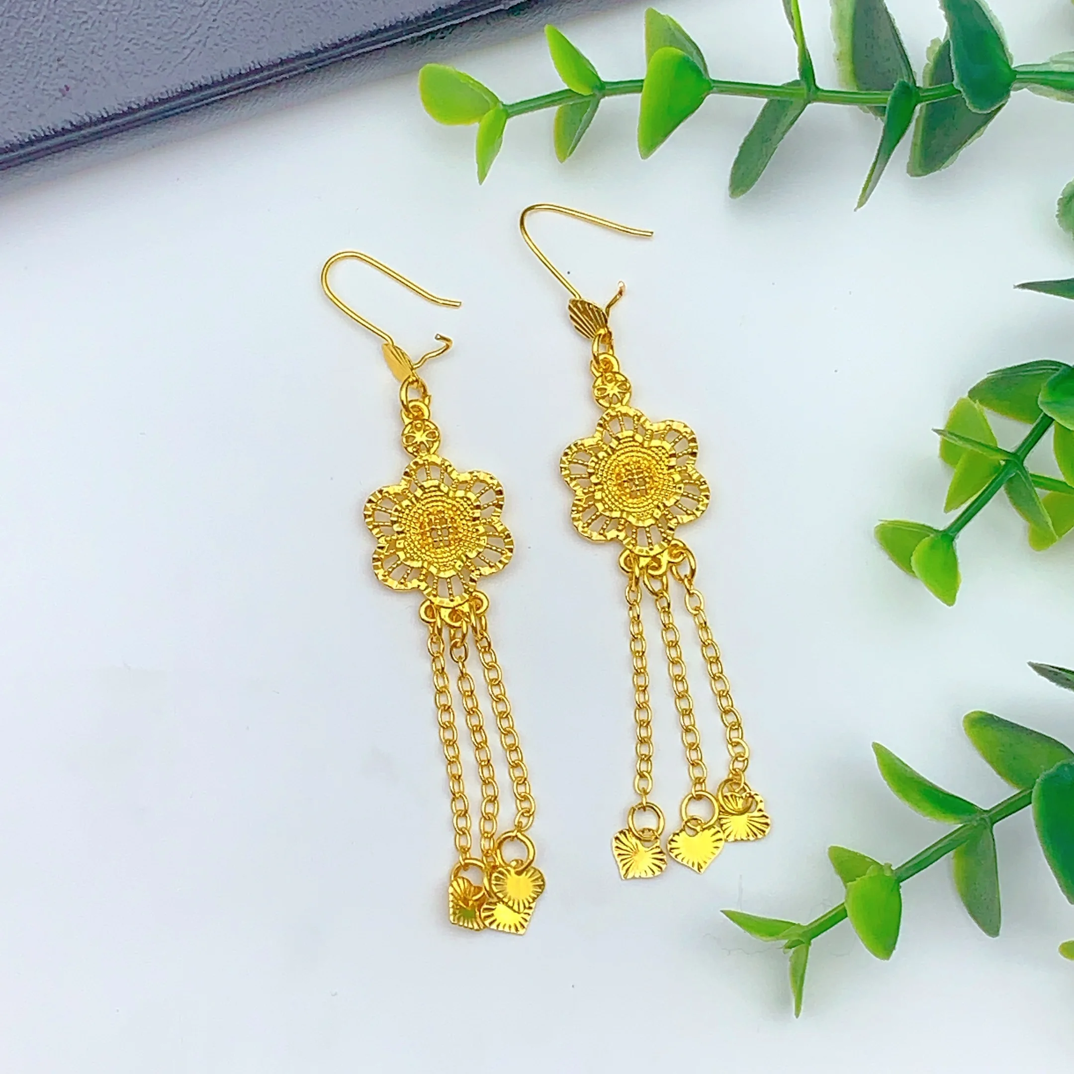 Italienisches 24K Goldfarbenes Schmuckset für Damen, Äthiopisches Dubai Blumen-Quasten-Halsketten-Armband-Ohrring-Ring-Set, Partygeschenk – Detail 5