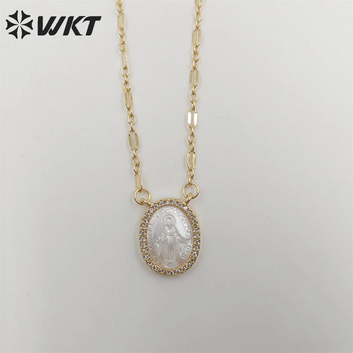 WT-JN218  WKT 2022 Classic Style Oval Pendant Necklace Hot Sale Pearl shell Lovely Shape Women Wedding Trend Jewelry