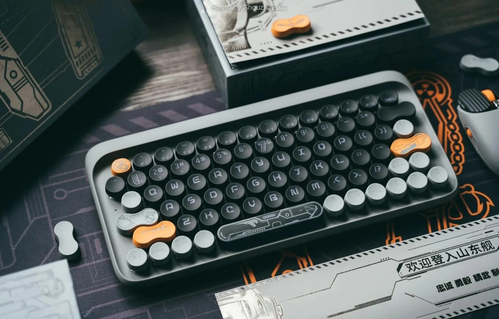 

Lofree DOT BlueShandong Aircraft Carrier tooth Mechanical Keyboard LED White Backlitght Gaming Office Wireless Keyboard EH112S