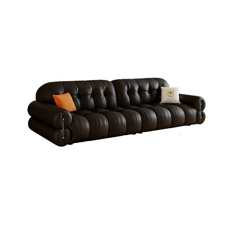 直線ソファ モダンなリビングルーム 小さなアパート フレンチレトロ ブラックピアノキー レザーソファ