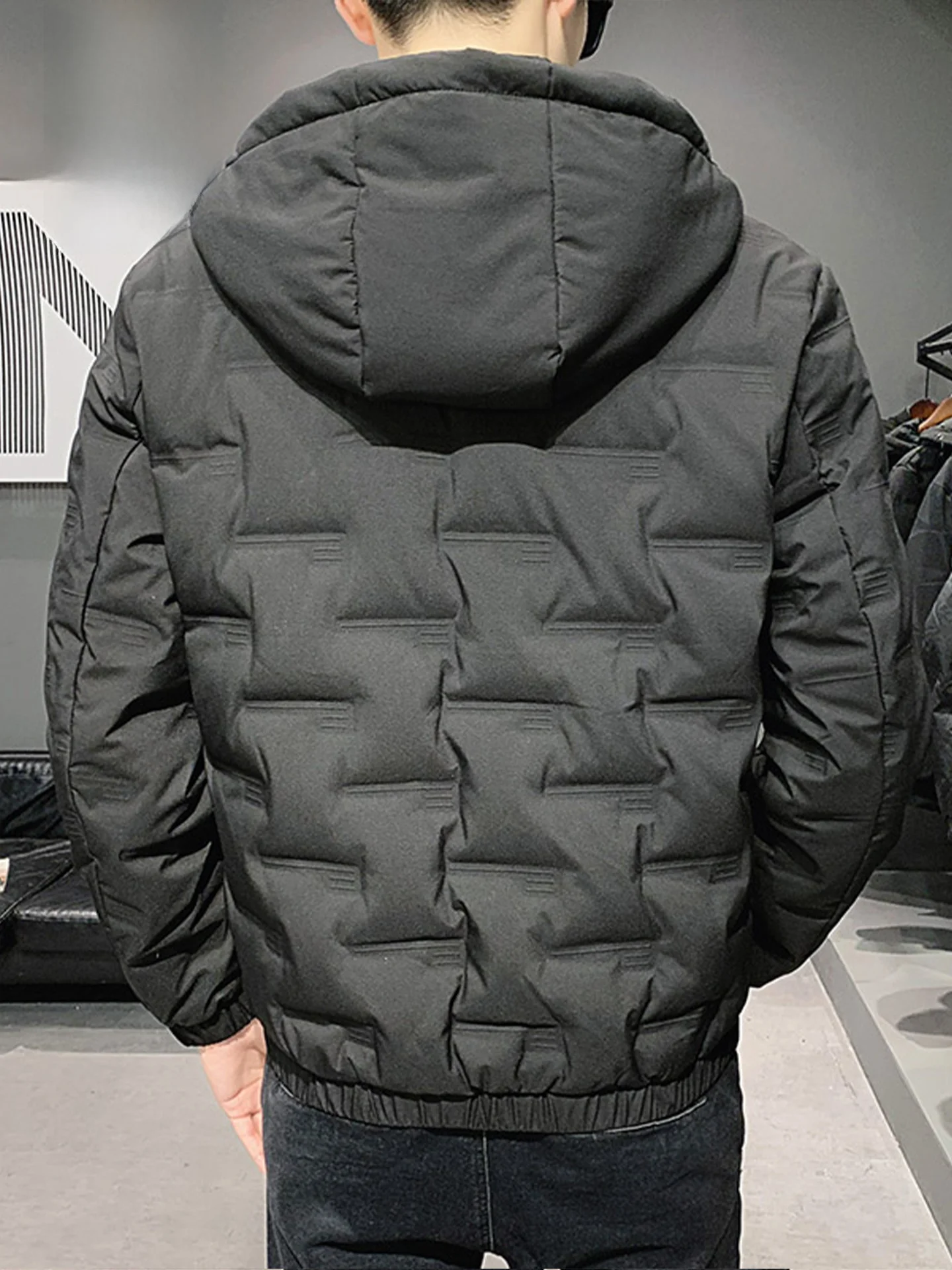 سترة Thiened غير رسمية من القطن للرجال 2025 ملابس خارجية جديدة للخريف والشتاء من ألياف البوليستر خفيفة الوزن