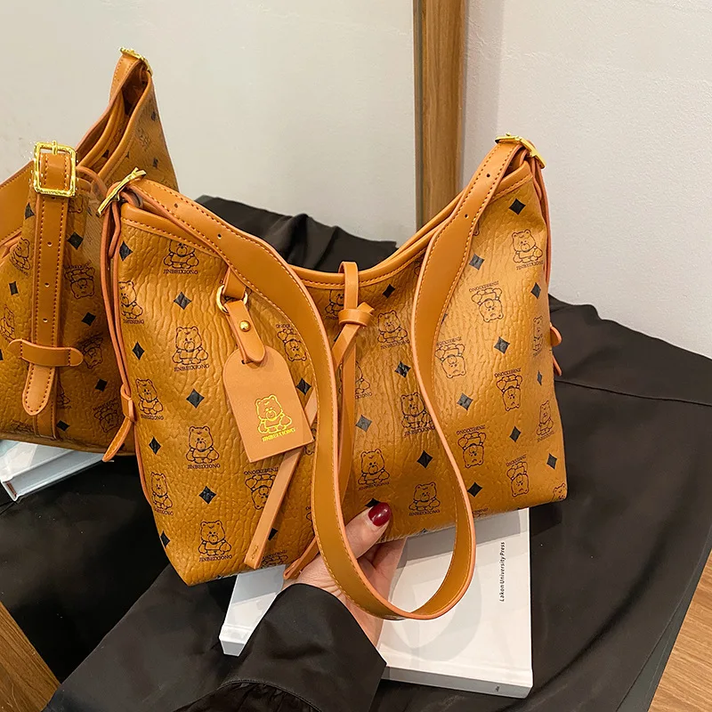 

2025 Spacious Underarm Bag Women's Large Capacity Tote Shoulder Purse Fashion Commuter Crossbody Casual Versatile Day