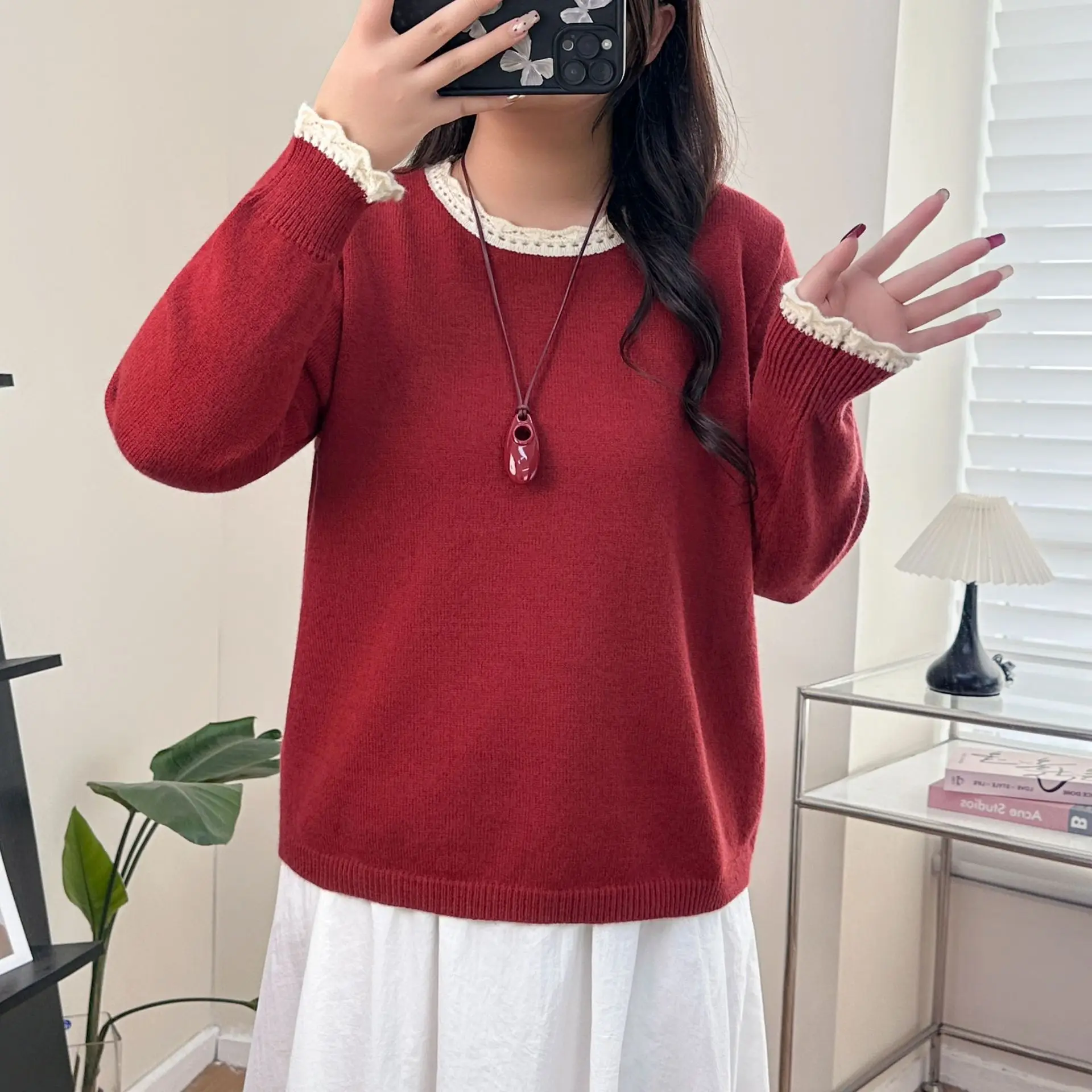 

XXXXL Модная женская одежда больших размеров, свитера, новый стиль, осенне-зимний вязаный трикотаж с кружевным блоком и внутренним верхом 529