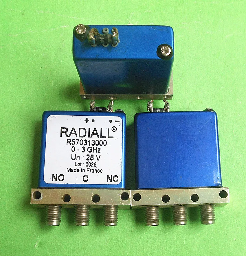 

RADIALL R570313000 3GHz 28V RF SMA RF microwave coaxial switch