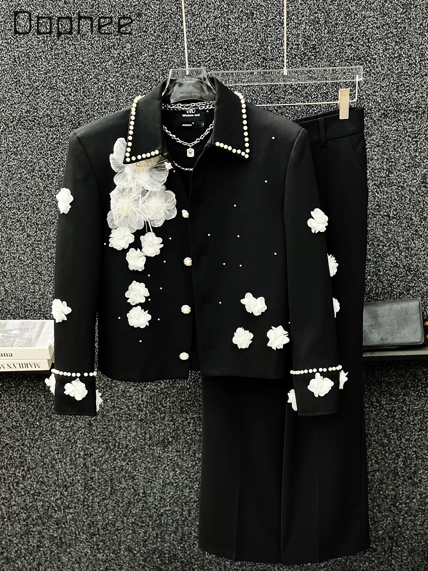 

2025 Spring and Autumn High-End Heavy Pearl Black Jacket Men's Korean Style Stage Performance Short Floral Blazer