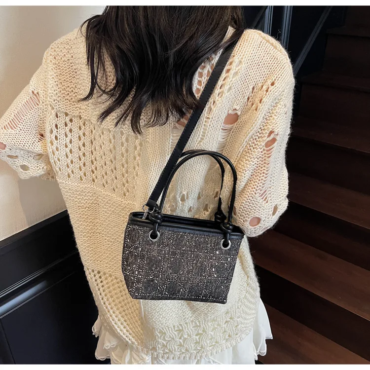 

Denim Rhinestone Market Fashion Shoulder Purse for Women Embellished Crossbody Tote Chic Day Night Bag Textured Top Handle Bag​