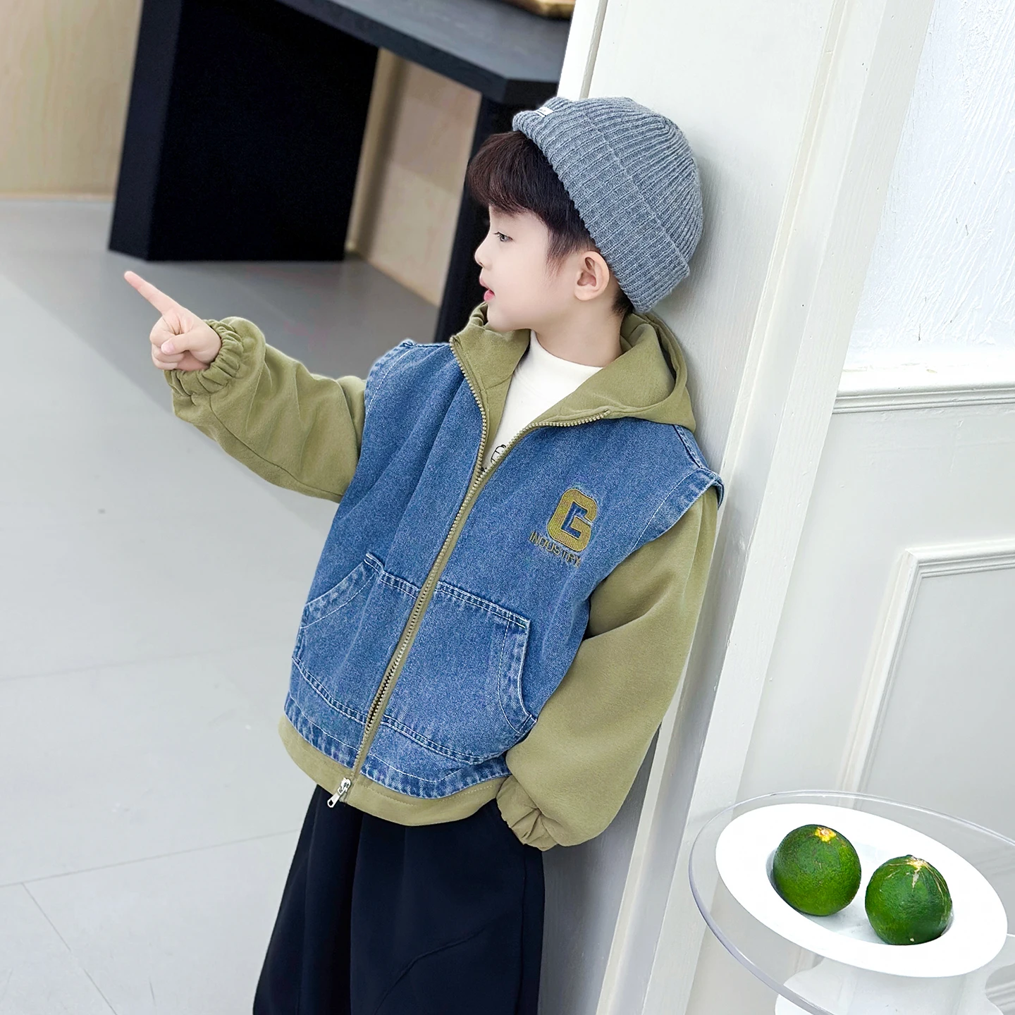 

Утепленная джинсовая куртка для мальчиков на осень-зиму, хлопковое пальто с капюшоном, удлиненное, молодежная мода