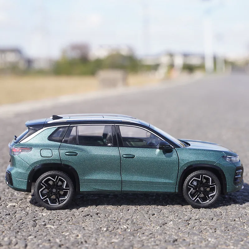 1/18 Całkowicie Nowy Tayron L 2025 SUV Model Samochodu Ze Stopu Metalu Odlewany Pod Ciśnieniem Kolekcja Modeli Samochodów Symulacja Zabawki Dla Dzieci Prezent Dekoracja