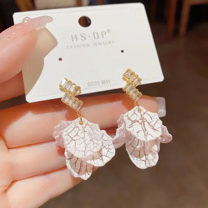 925 Silver Needle Personalized Geometric Micro Inlaid Zircon Cracked Petal Temperament Fashionable Sweet Earrings