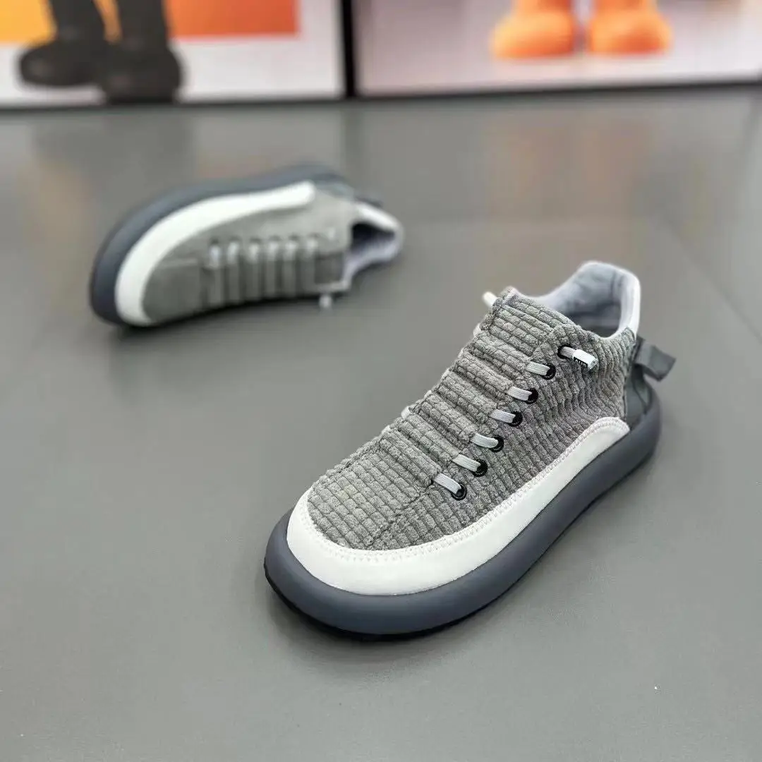 Moda Casual velluto a coste traspirante altezza aumentata piattaforma piatta scarpe sportive Running uomo Sneakers uomo inverno peluche scarpe da