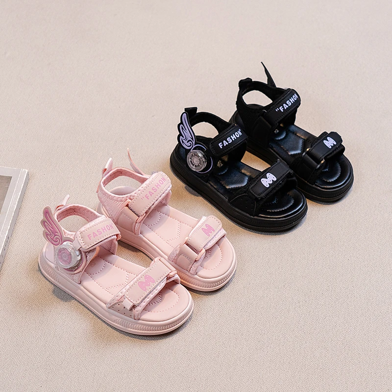 

Girls Sandals Sweet Wings Princess Style Kids Beach Shoes Rotating Button 2025 Summer New Children Casual Sandals Open Toes