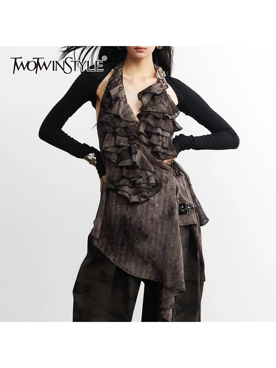 

TWOTWINSTYLE Hit Color Printing Spliced Fungus Folds Vests for Women Halter Sleevelesss Patchwork Metal Decoration Vest Female