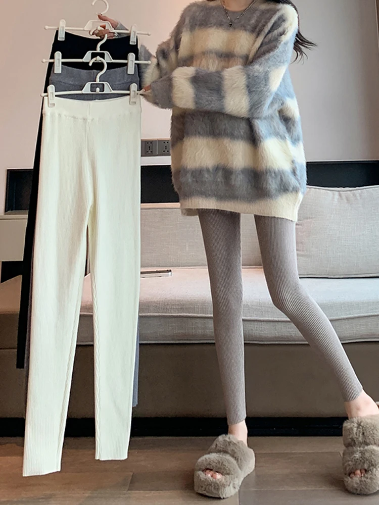 

Women'S Velvet Leggings Tightness Designed Gymwear Floor-Length Fashion-Forward Trim Artistic Regular Low-Rise Scrunched Breathe