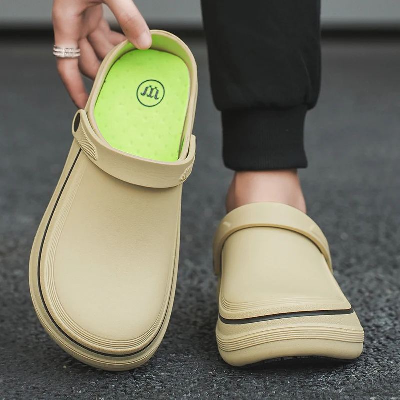 A Pair of Men's Casual Shoes, Waterproof and Oil-Proof, Low-Top Non-Slip Chef Shoes, Wear-Resistant and Non-Slip Men's Shoes