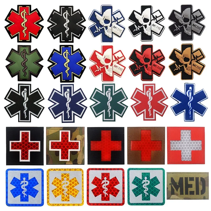 Toppe militari tattiche con teschio in PVC distintivi decorativi per ricamo croce medica riflettente EMT Ir paramedico