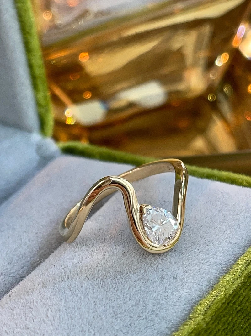 LUOWEND 100% 18K Yellow Gold Rings Fashion Design 0.41carat Real Natural Single Diamond Engagement Ring for Women Fine Jewelry