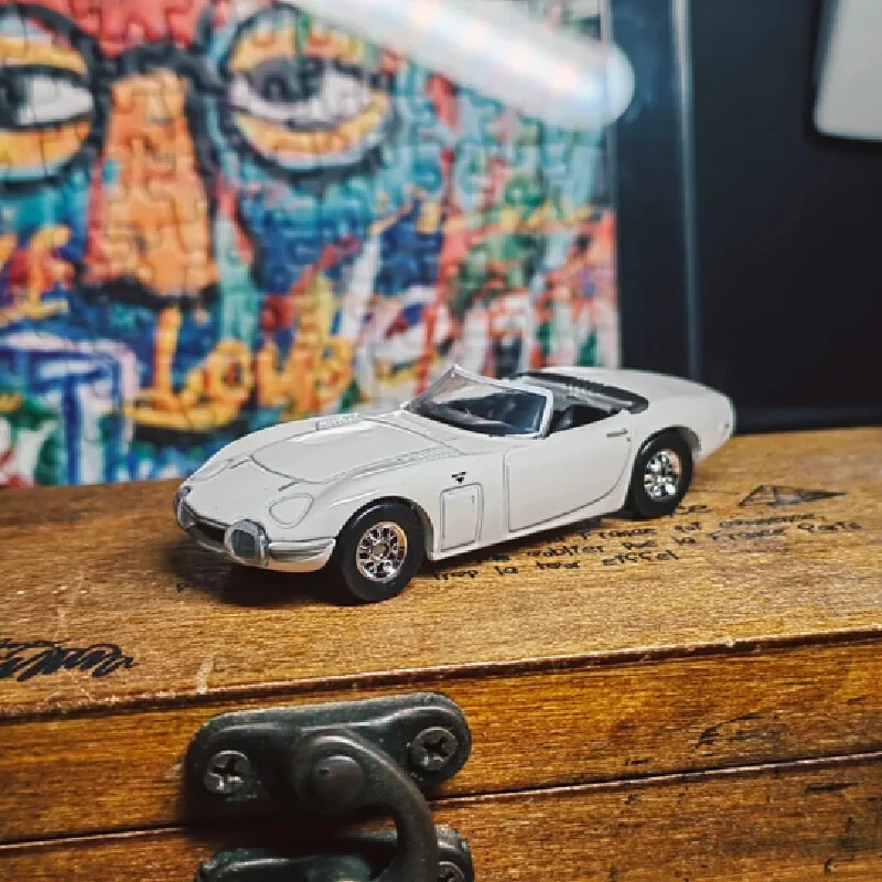 ホットウィール プレミアム 1/64 スケール ダイキャスト 007 トヨタ 2000GT ロードスター コレクタブル 合金製 車模型 車両玩具 大人向けファン コレクター向け