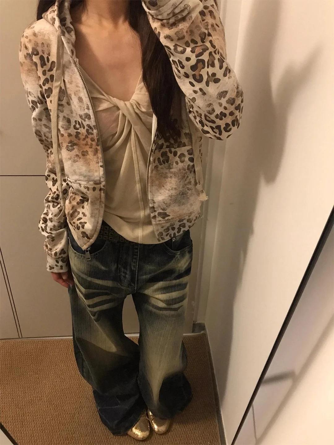 

Джинсы женские летние с эффектом похудения, винтажные, с эффектом потертости, свободного кроя, с широкими штанинами, с высокой талией, новый стиль, узкая версия, повседневные, удобные