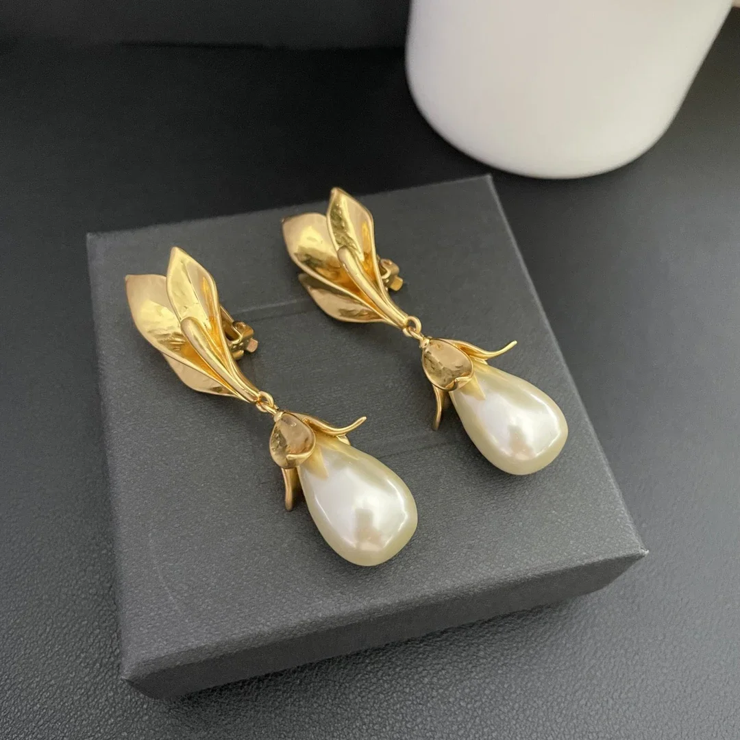 Vintage Golden Leaves Pearl Luxury Ear Clip Earring Women Famous Designer Brand Europe America Jewelry Trend
