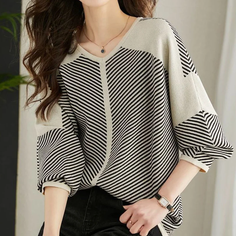 Striped Knit Shirt for Women Spring Summer 2023 New Fashionable and Loose Fitting Pullover Versatile Long Sleeved Bottom Top