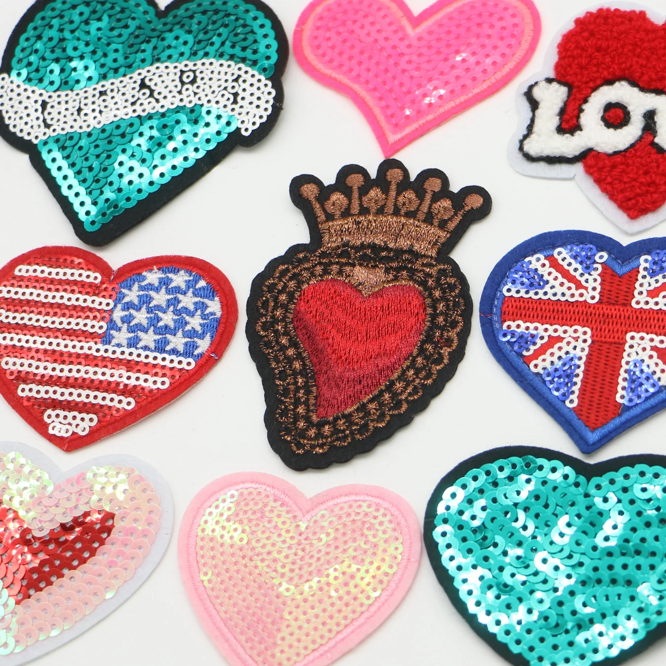 

2 Pcs Fashion Shiny Heart-shaped Crown Love Sequin Icon Embroidered Applique For Clothing DIY Iron on Patches on the sticker