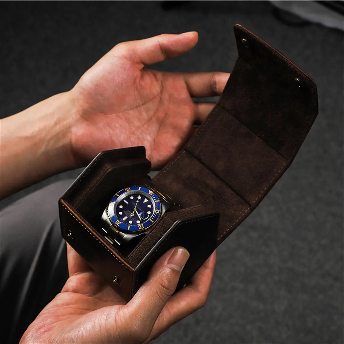 AA83 Classic Watch Storage Case Crazy Horse Cowhide Diamond Hexagonal Box Allows for Watches Outdoor Travel Watch Storage Box