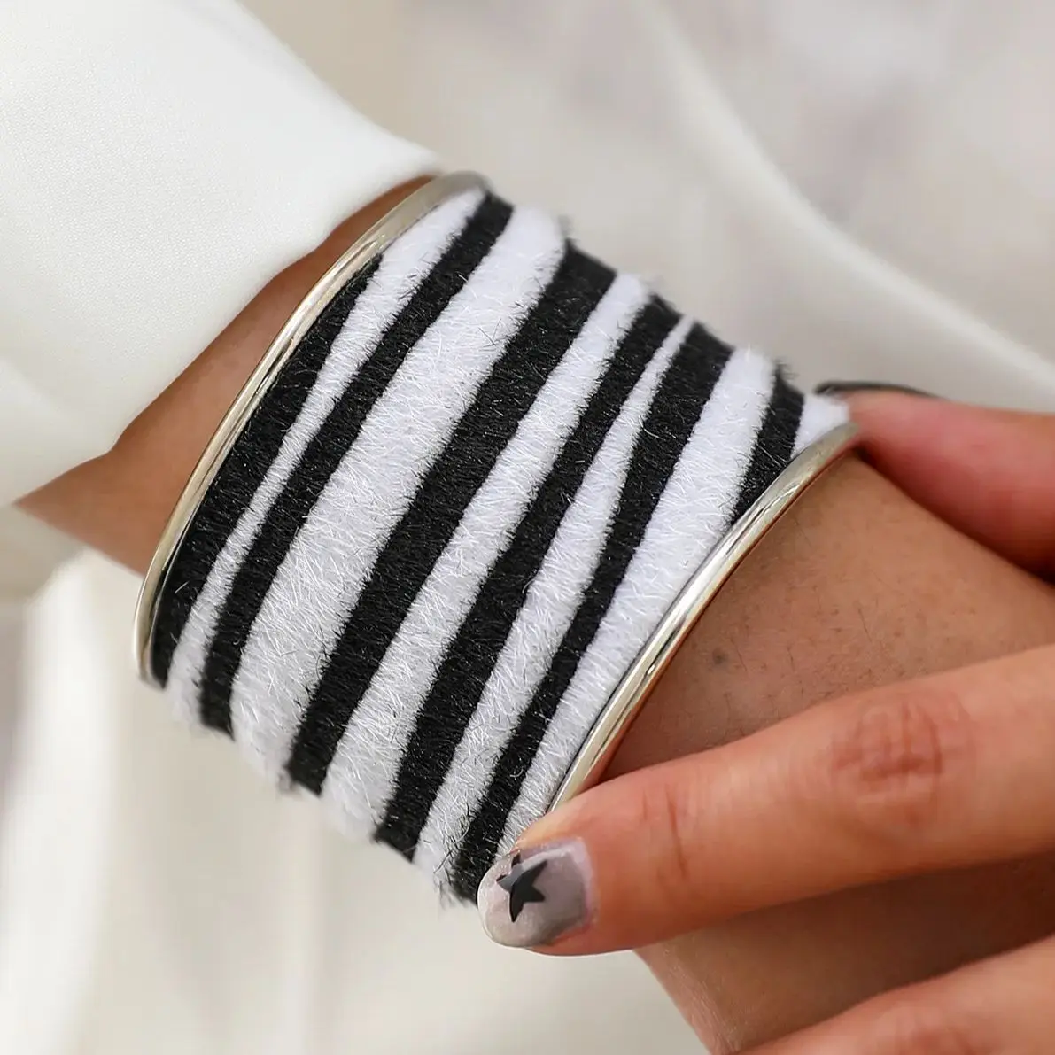 DIEZI Exaggerated European Leopard Cuff Bangles Vintage Hip Hop Men Multicolor Geometric Wide Bracelet Bangles For Women Jewelry