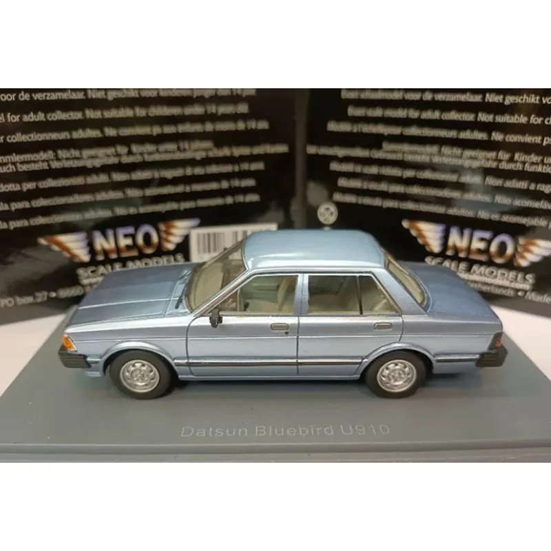 1:43 Scale Nissan Datsun Bluebird U910 Sedan Resin Car Model Collection Ornaments