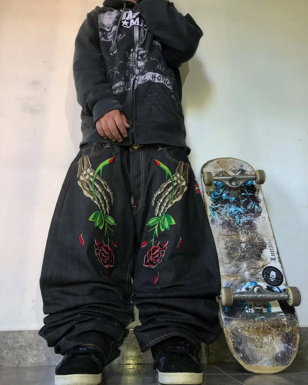 

A new pair of skullbone pattern printed jeans in Spring and autumn high street Y2K fashion jeans gothic hip-hop men loose jeans