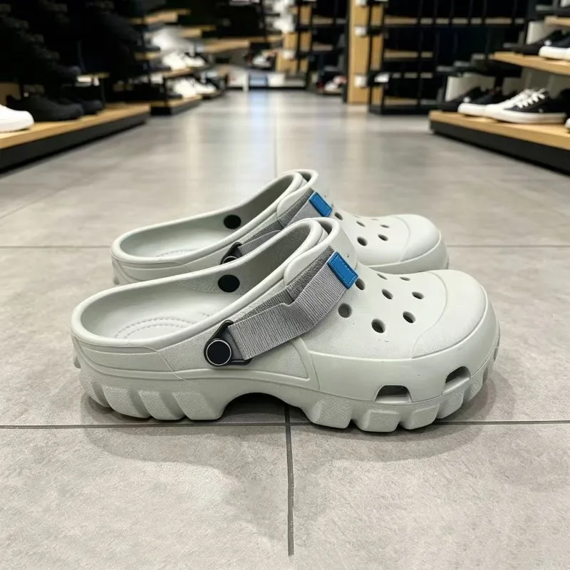 2026 New Men's Hole-in-One Slippers Anti-Slip Breathable Sandals Lightweight Versatile Beach Casual Shoes view 3