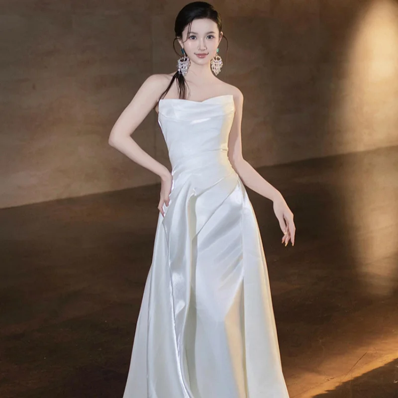 بسيط أنبوب الأعلى ضوء فستان الزفاف 2025New الزفاف عالية الجودة الساتان طرحة الزفاف الفرنسية زائدة فستان الترحيب