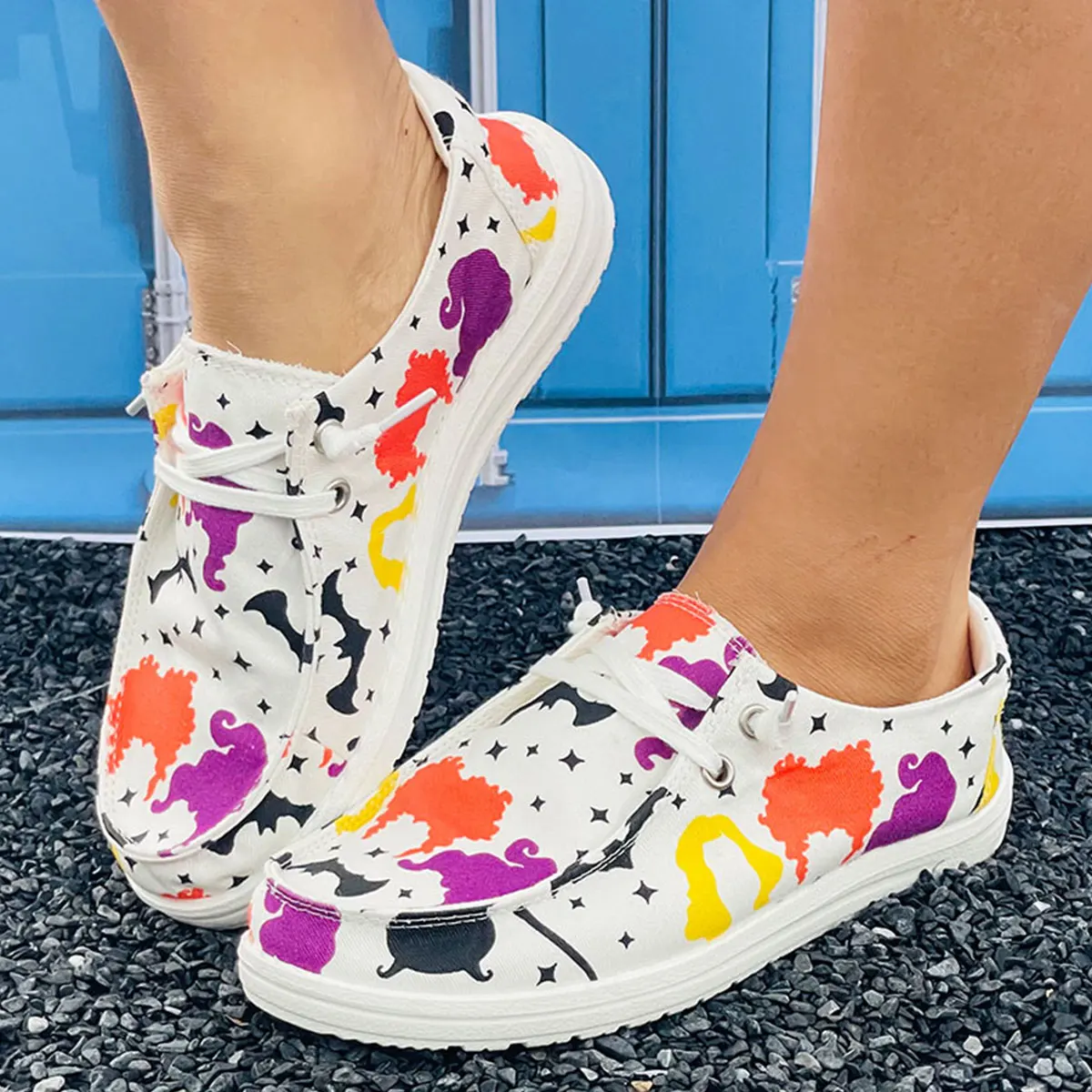 Women Halloween Ghost Bat Print Canvas Boat Shoes, Casual Low Top Lace Up Flat Shoes, Lightweight Comfortable Walking Shoes for Party Daily