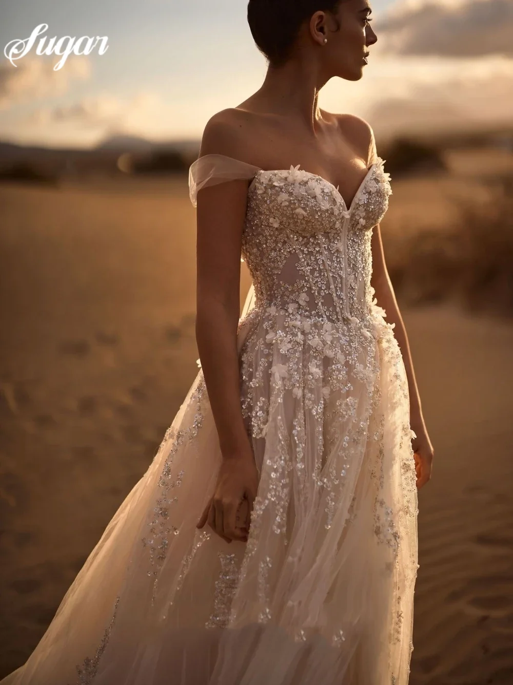 Sequined Sweetheart Applique Wedding Dress Sweet Off-the-shoulder Sheer Dazzling Long Bride Wear Customized Dreamy Flowers Gown