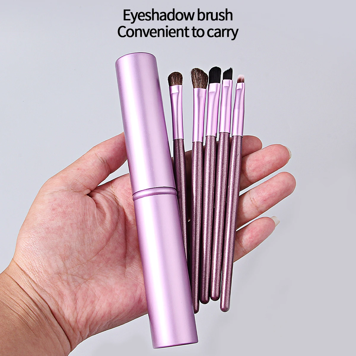 Un ensemble de 5 pinceaux de maquillage pour les yeux multifonctionnels, bloc de bois exquis et doux + 1 support de rangement portable en tube d'aluminium pour voyage