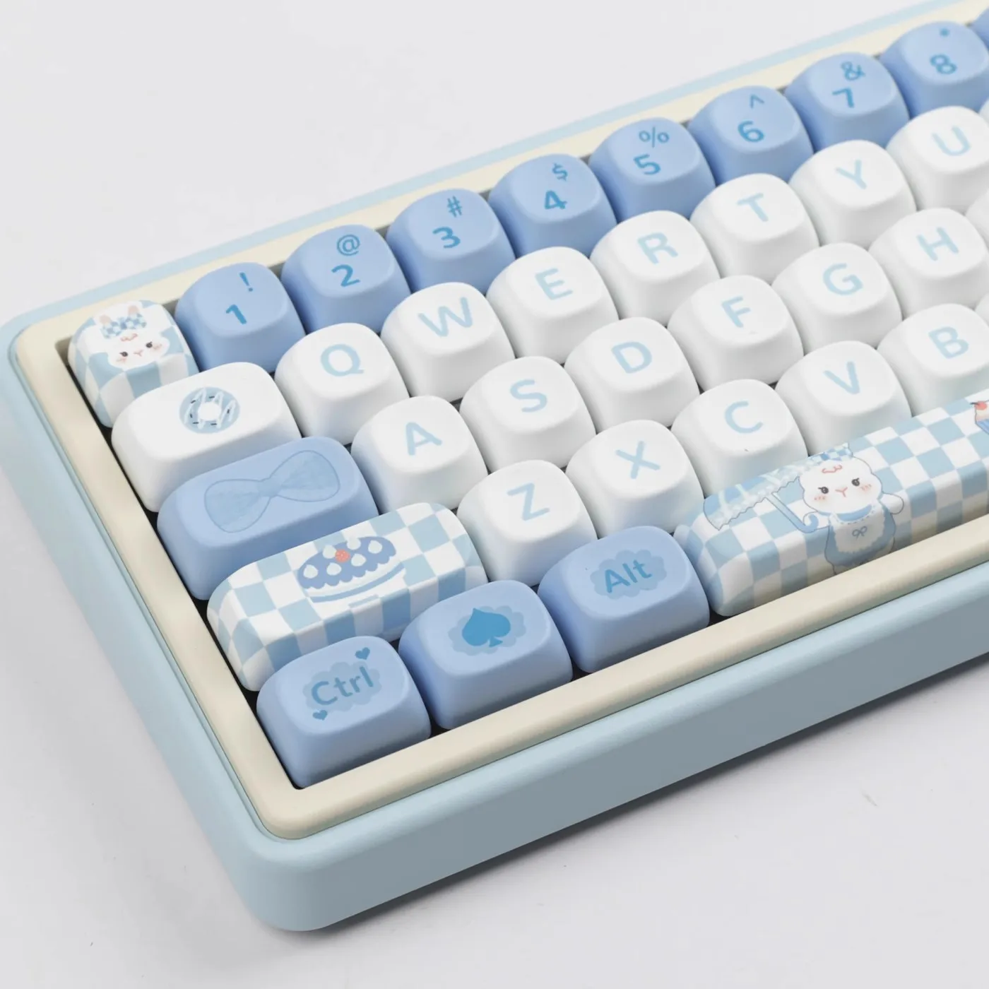 

1 Set Alice Rabbit Keycaps PBT Dye Sublimation Cute Cartoon Key Caps MOA Profile Lightproof Keycap For 61 64 75 87 96 980 104