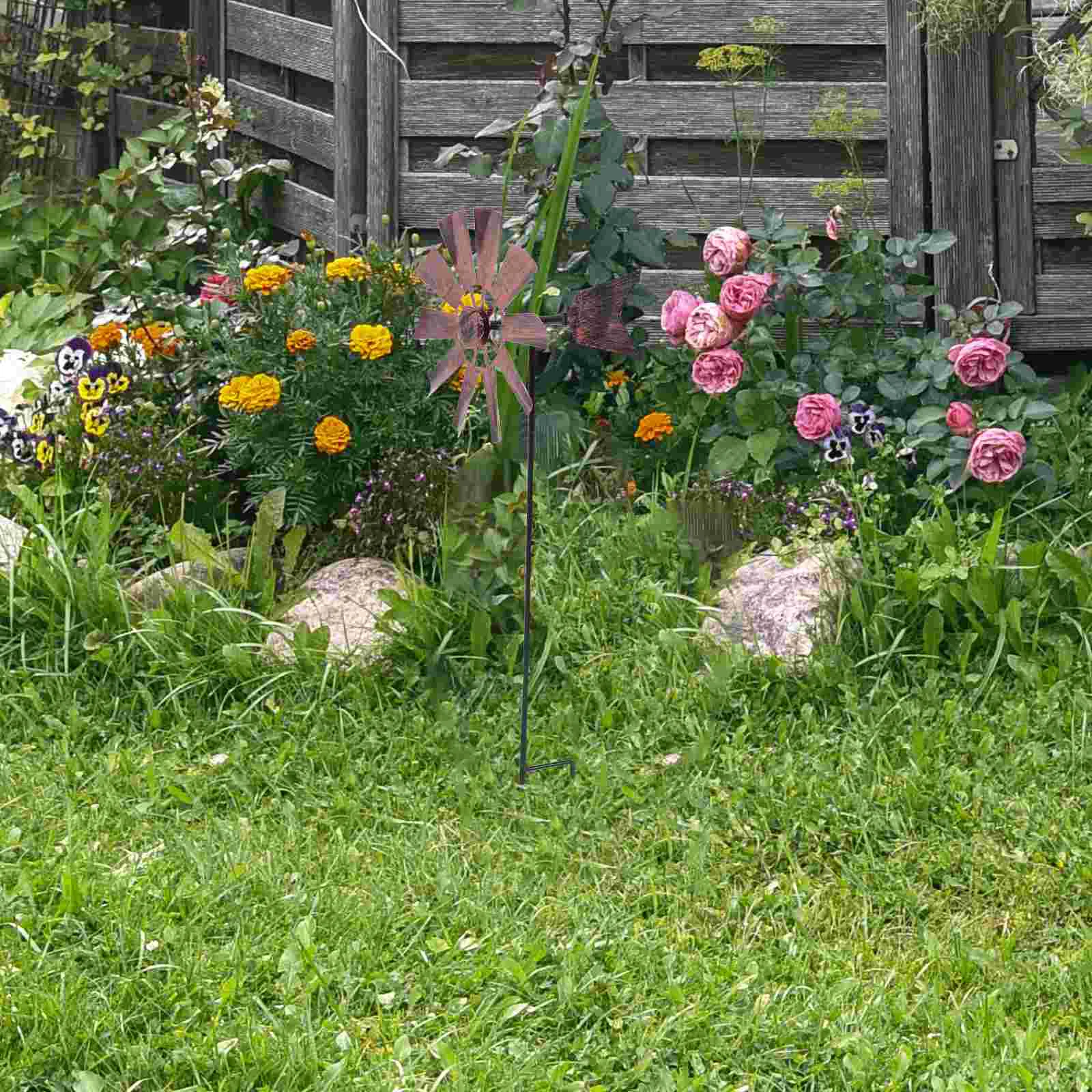 กังหันลมกลางแจ้ง Wrought Iron พืชโลหะ Rotatory ตกแต่ง Windmills Garden