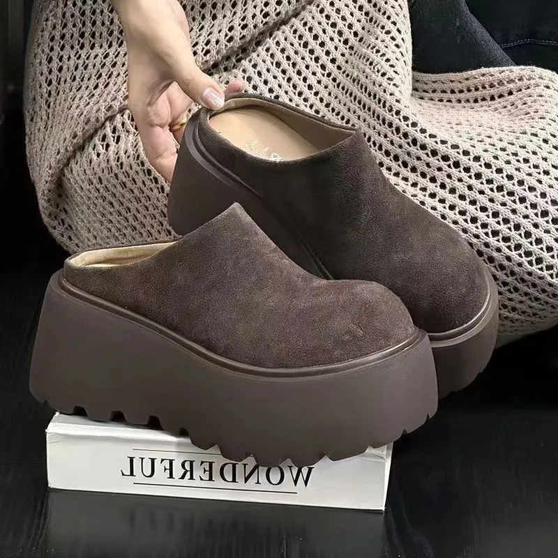 نصف شباشب برأس حقيبة سميكة القاع للنساء لباس خارجي 2025 نصف شباشب جديدة متعددة الاستخدامات لزيادة الارتفاع