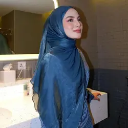 Sciarpa Hijab di seta con scialle scintillante traspirante Cool Island velo di seta con Medine di raso Hijab musulmano scialle di seta lucida sciarpe da donna Tippet