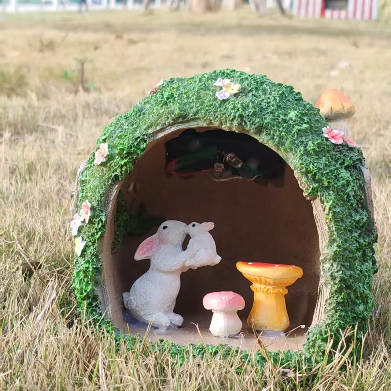Adorable Cartoon Rabbit Statue Resin Figurine for Garden Courtyard Balcony Decor