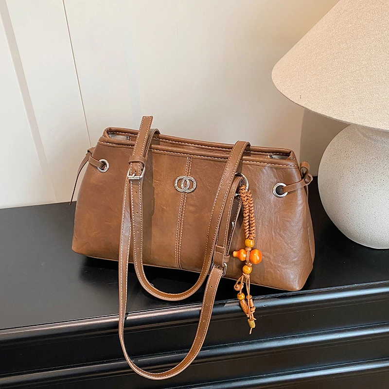 

Famous Trendy Zipper Bag For Women Premium Leather Chain Strap Shoulder Bag Modern Fashion Handbag