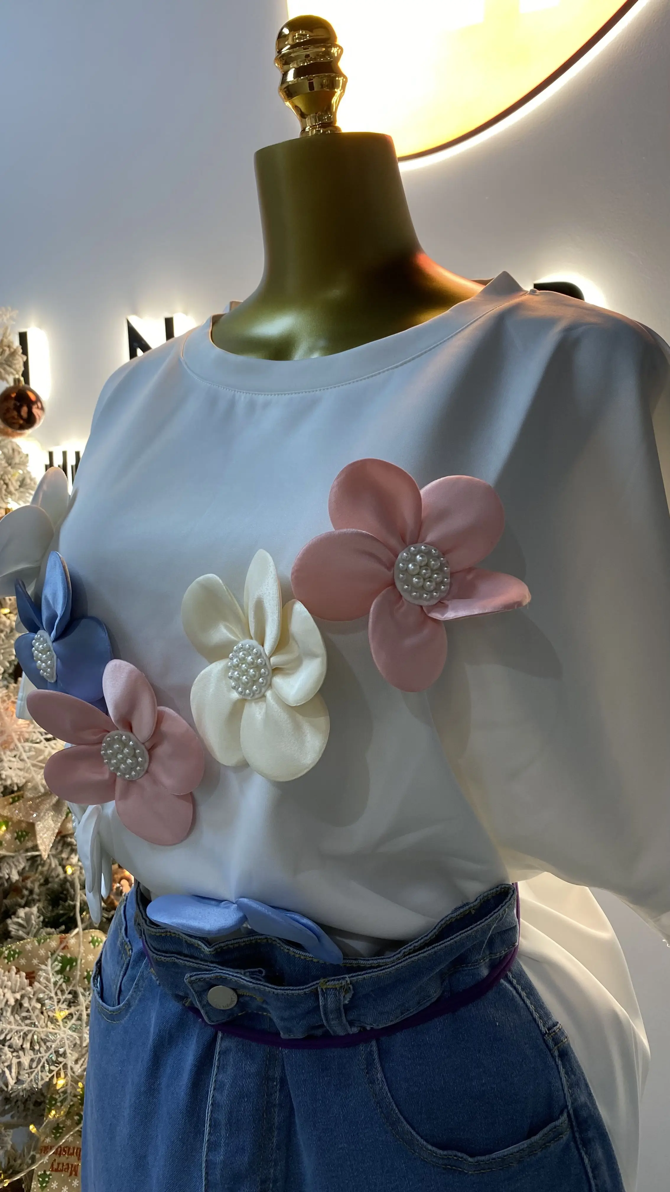 เสื้อยืดลายดอกไม้ 3 มิติ แฟชั่นไซส์ใหญ่ ฤดูร้อน 2025 + กางเกงยีนส์ทรงตรงประดับเพชรหลากสี-GZMM511