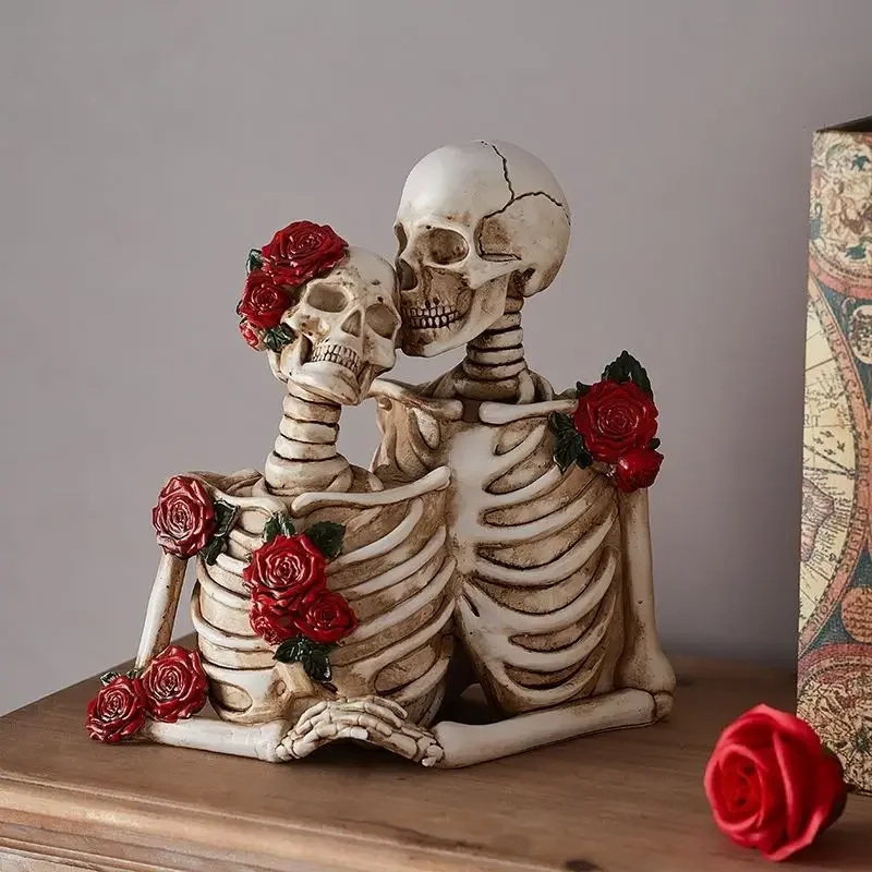 Creative Couple Skeleton Figures Art Decoration Item Home Livingroom Statue Accessories Crafts Halloween Doll Escape Room Props