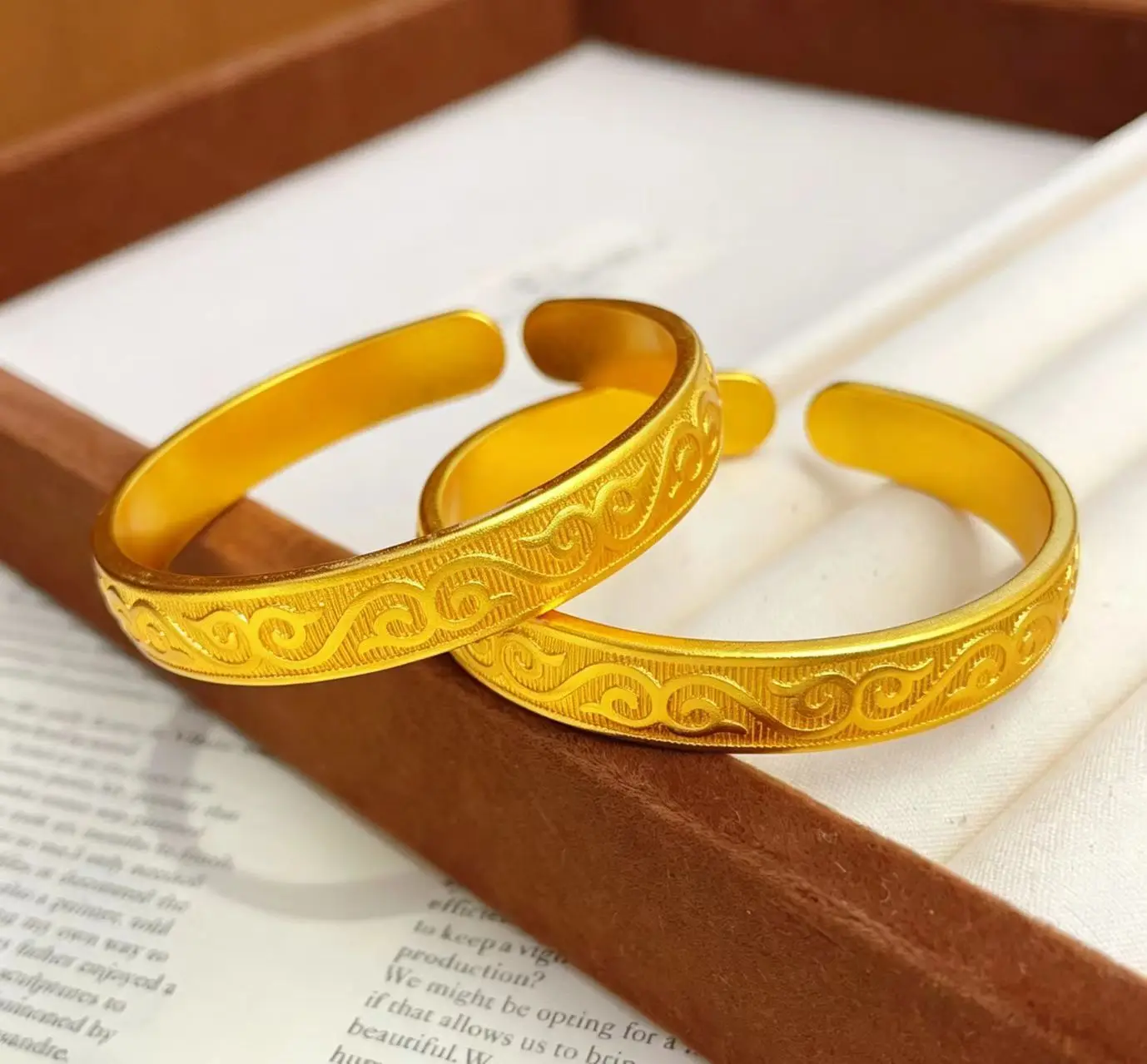 New Chinese Style Luxury 9999 Gold Brushed Pattern Bracelet With Solid Texture And Open Mouth Bracelet, Versatile And Fashionabl