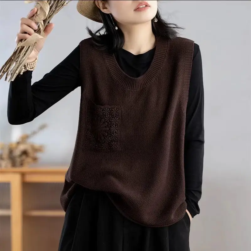 Spring and Autumn Women\'s Lace Round Neck Solid Color Pullover Loose Knitted Vest Bottom Shirt Fashion Casual Commuter Tops