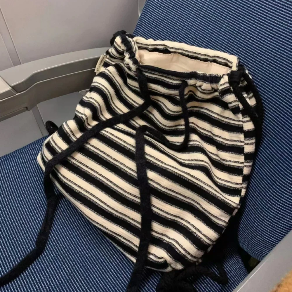 High Quality Leisure Striped Backpack Simple Color Contrast Drawstring Backpack Soft Large Capacity Shoulder Bag Travel