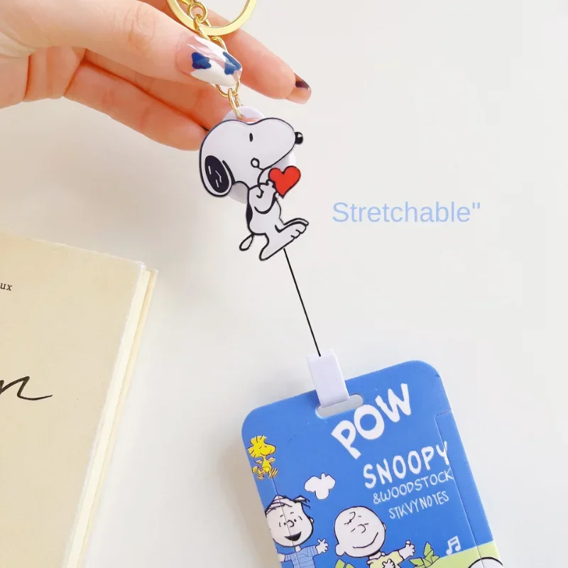 حامل بطاقة Snoopy لطيف قابل للسحب للنساء ، سلسلة مفاتيح أنيمي ، حقيبة واقية لبطاقة وجبات الحرم الجامعي للطلاب ، غطاء بطاقات ممغنطة