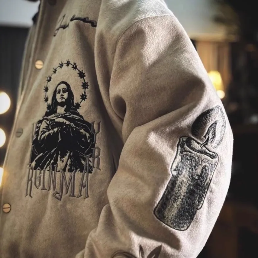 トレンディな刺繍入りベースボールジャケット アメリカンハイストリートファッション Y2Kジャケット ユニセックス ルーズ レトロ カジュアル ヒップホップジャケット メンズ