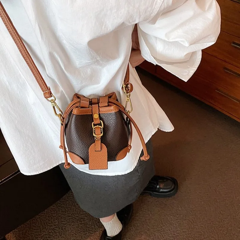 

Artistic Light Luxury Girls' Bag With Niche Design Elements,Exquisite Features For Summer Casual Occasions And Commuter Elegance