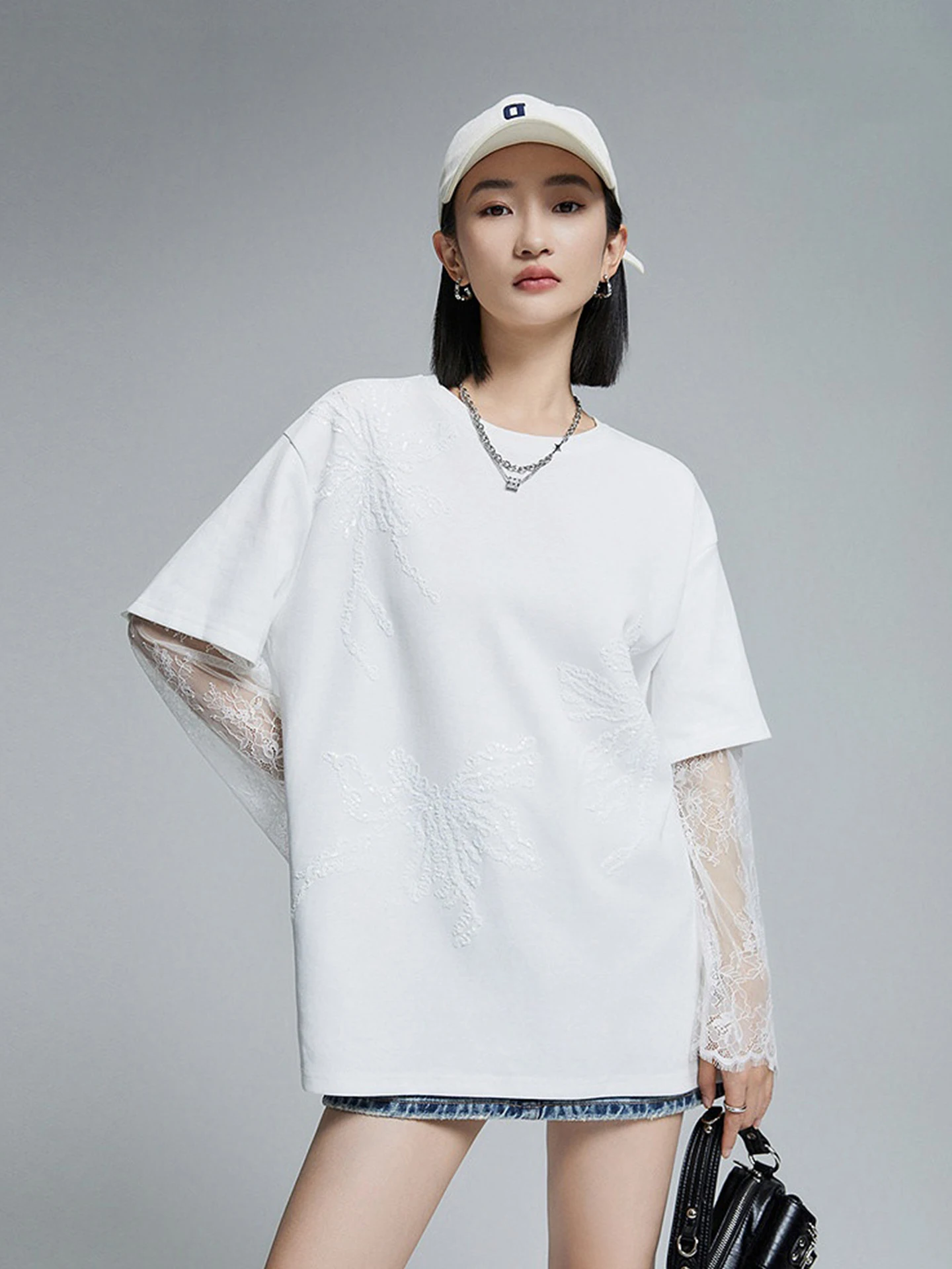 Fashionable Long Sleeve Lace Patchwork T-Shirt Glitter Design Slimming Effect Casual Style Spring 2026 Ladies' Top